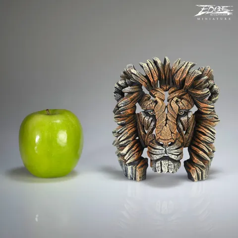Lion Bust Miniature - Savannah