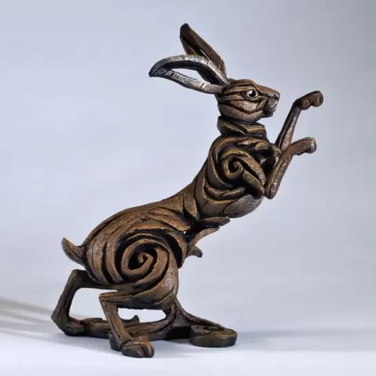 Edge Sculpture Boxing Hare