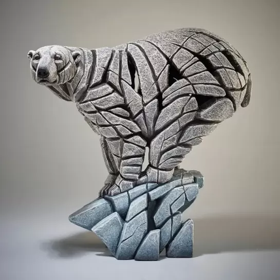 Edge Sculpture Polar Bear