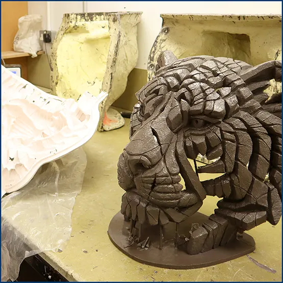 Picture of a Siberian Tiger sculpture Stone Casting